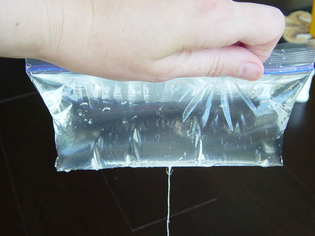 Make your own waterdripping system with a plastic bag