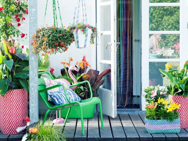 Garden trend Summerparty with sizzling colours.