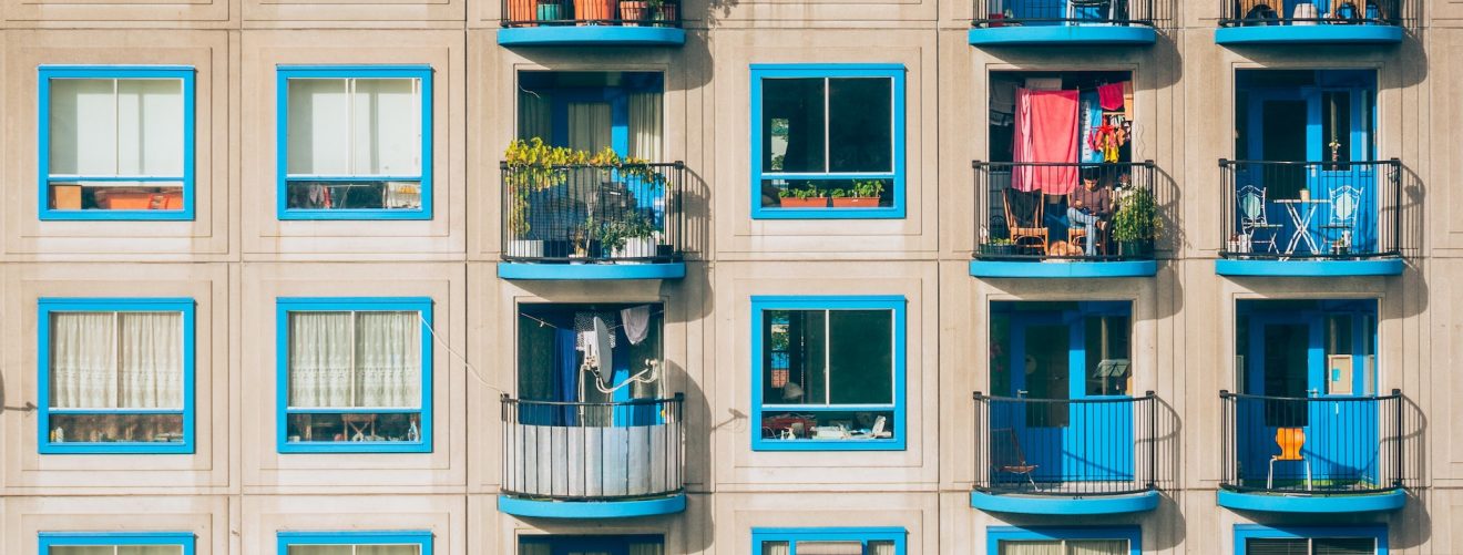 4 tips to get your (small) balcony summer ready